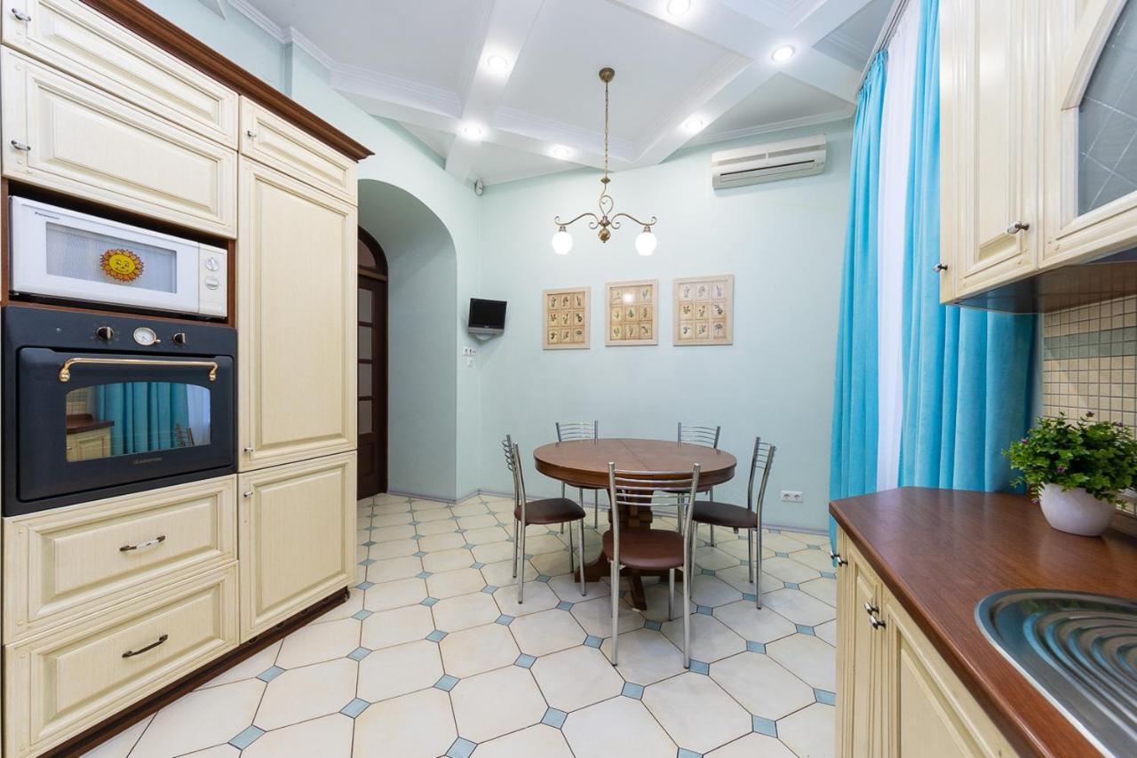 Apartament On Independence Square เคียฟ ภายนอก รูปภาพ