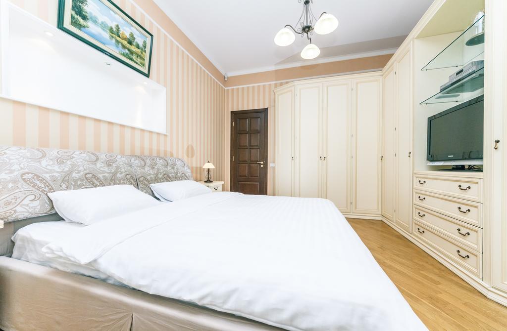 Apartament On Independence Square เคียฟ ภายนอก รูปภาพ